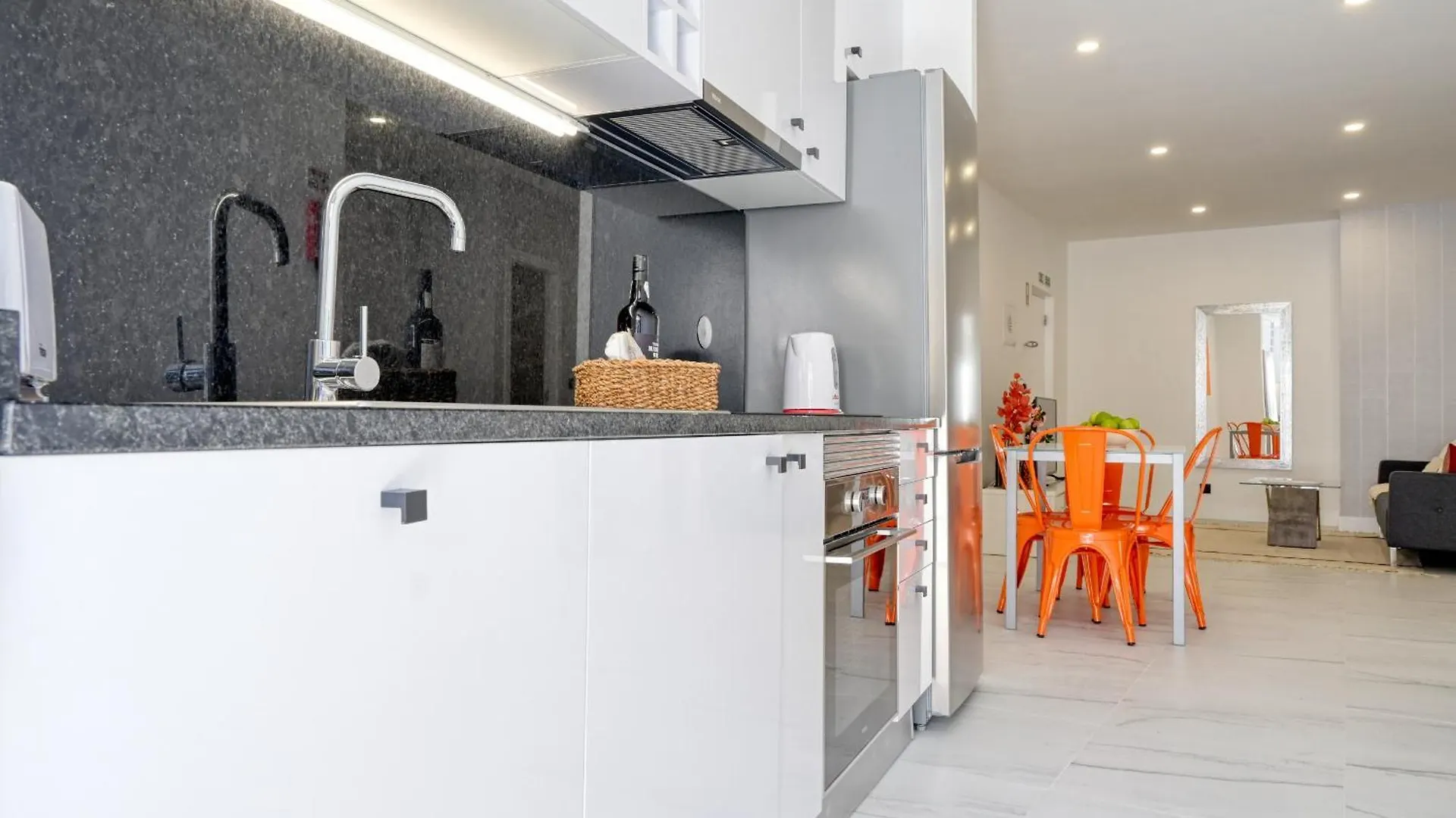 Beco Santa Emilia 1C, A Home In Madeira Funchal  Funchal (Madeira)